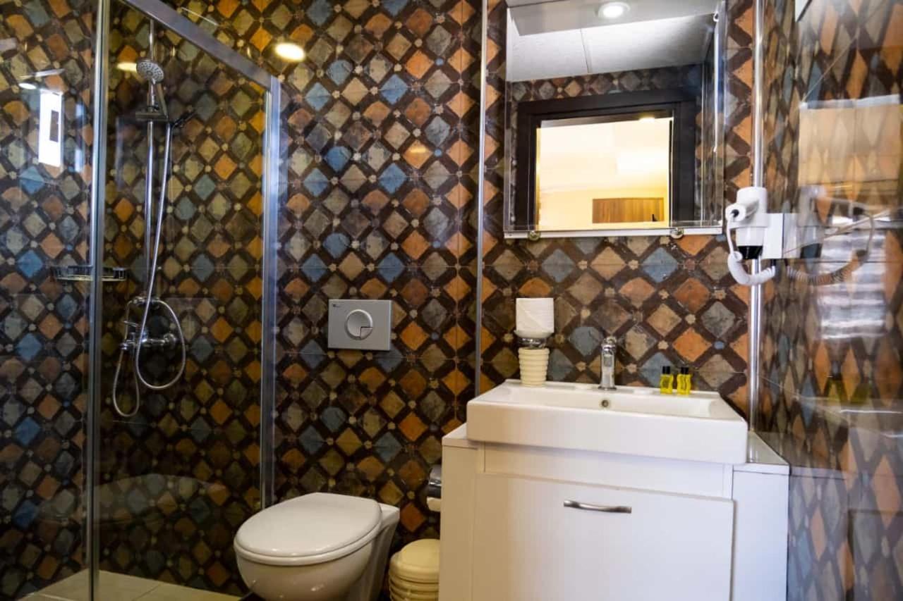 Ikarus Hotel 库萨达斯 外观 照片